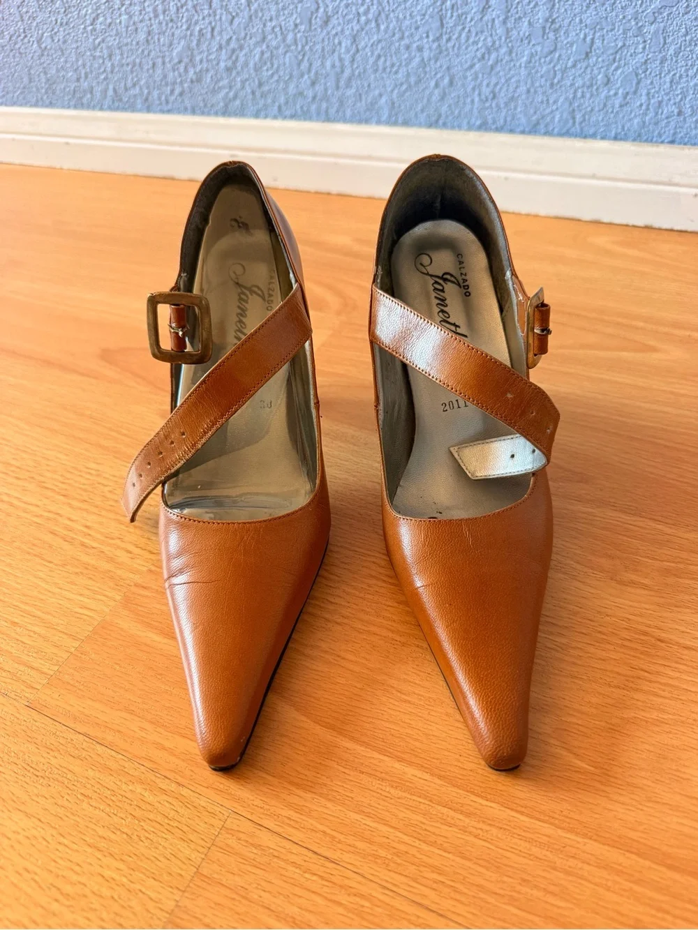 Janeth Brown Leather Pointed Toe Mary Jane Heels Size 6